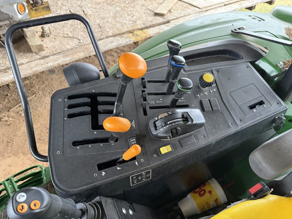 Photo of 2025 John Deere 6110M