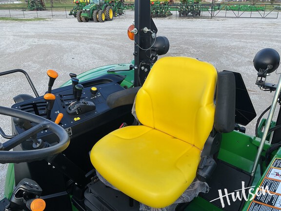 Photo of 2025 John Deere 6110M