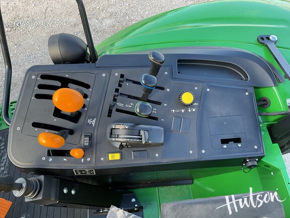 Photo of 2025 John Deere 6110M