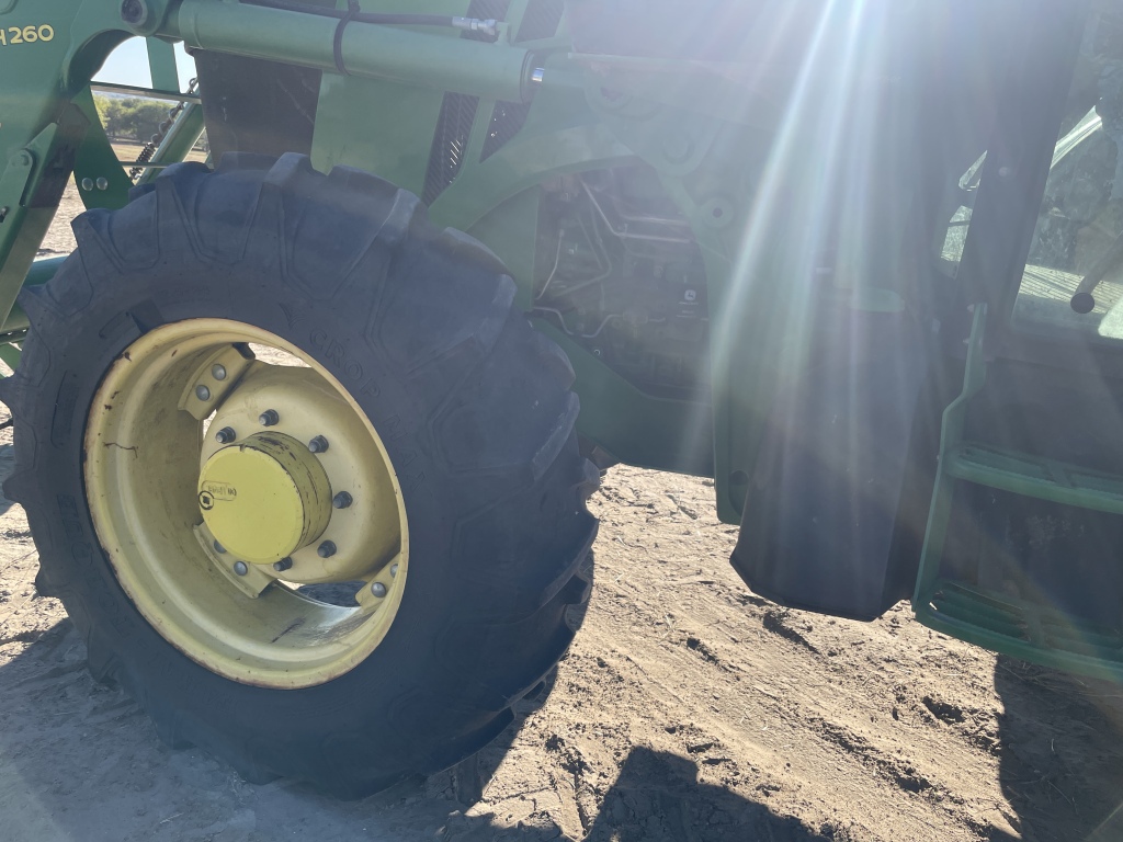 2013 John Deere 5100M Image 3