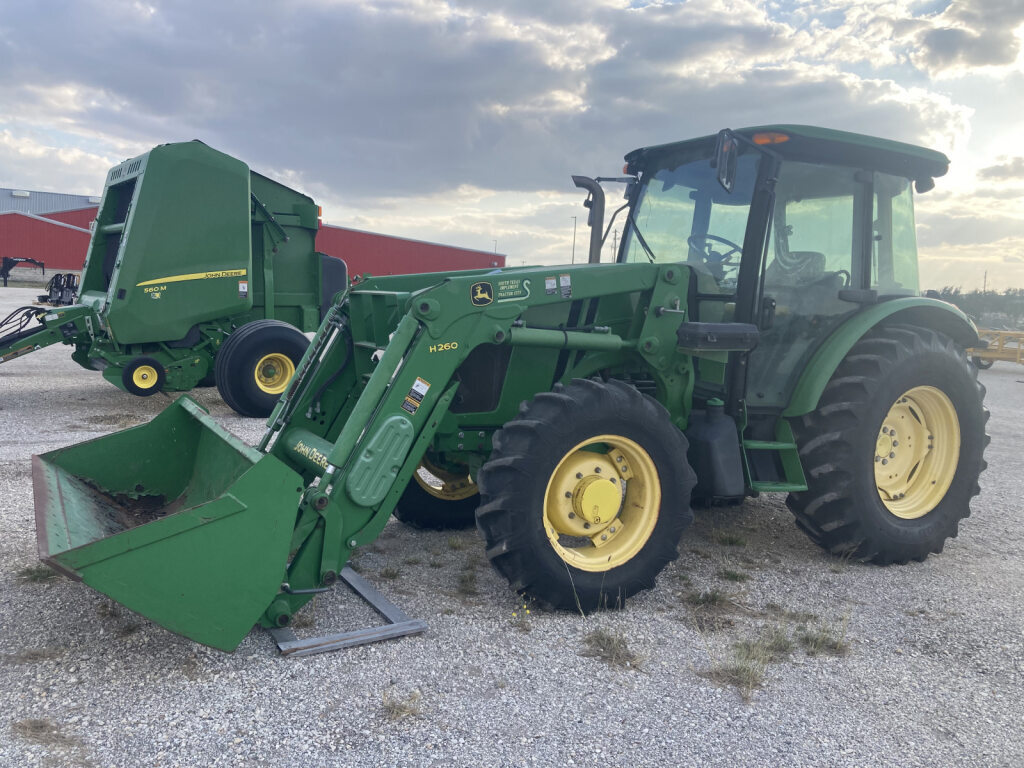 2013 John Deere 5100M Image 5