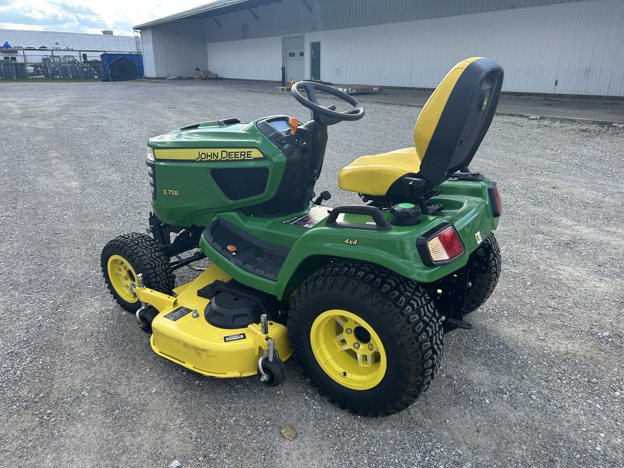 2022 John Deere X758 Image 3