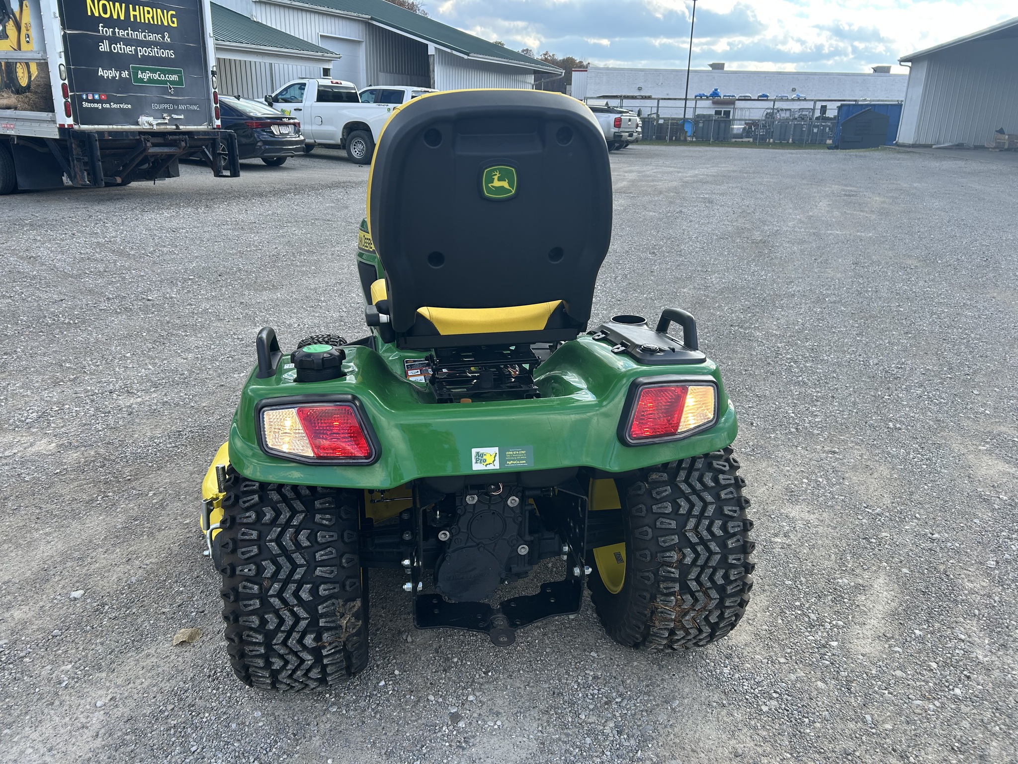 2022 John Deere X758 Image 4