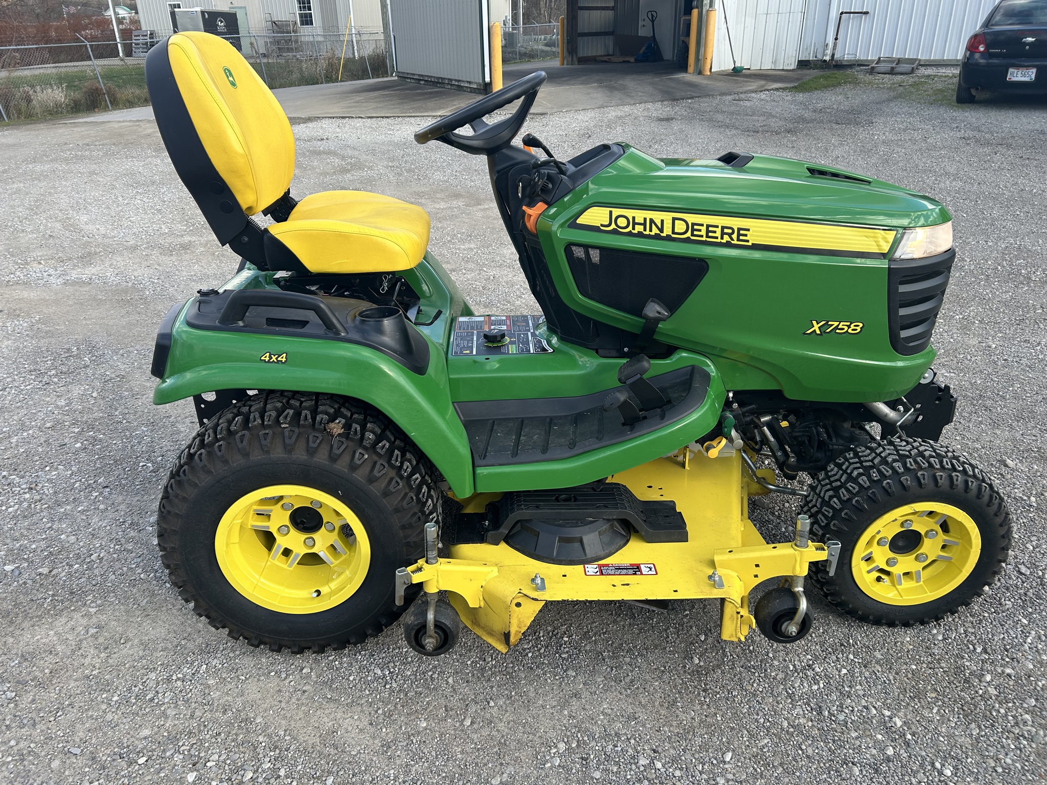 2022 John Deere X758 Image 6