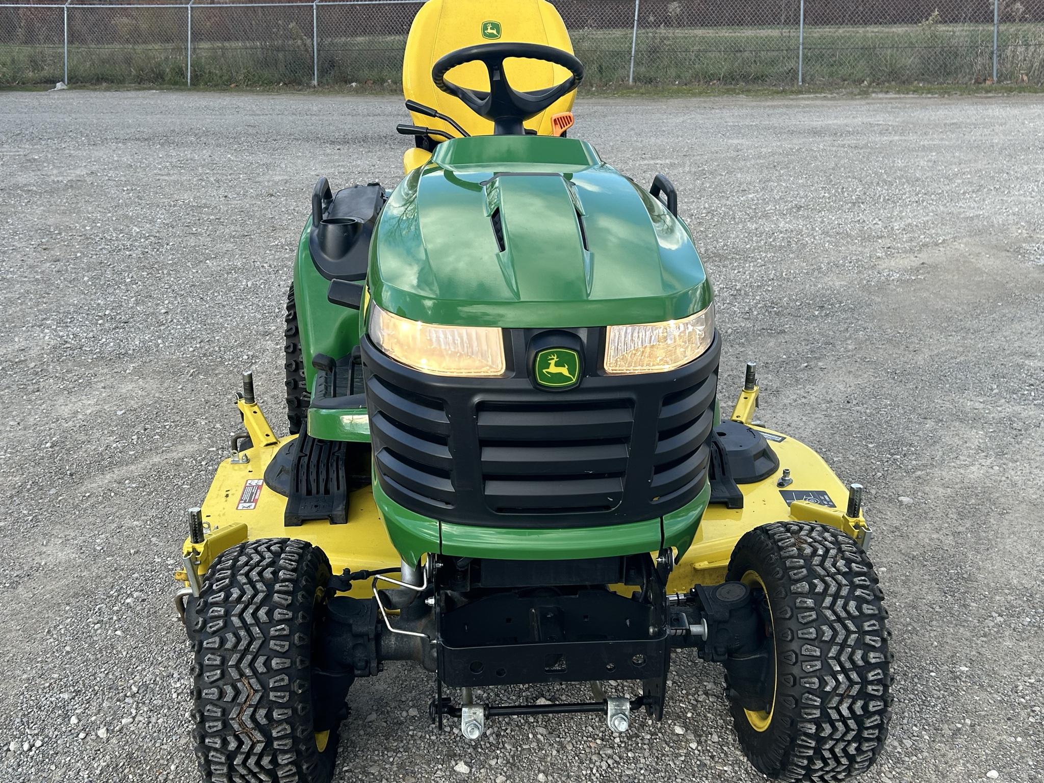 2022 John Deere X758 Image 8