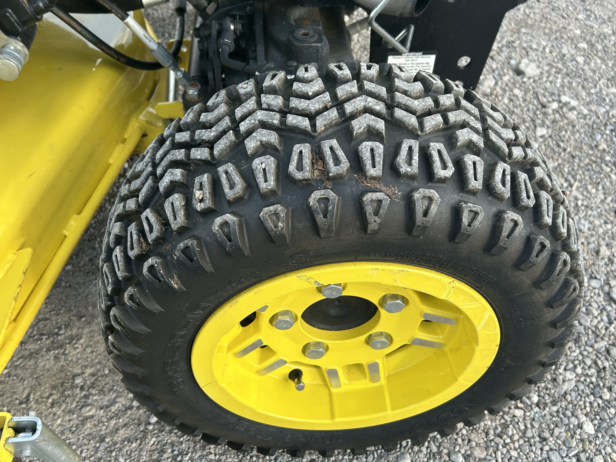 2022 John Deere X758 Image 12