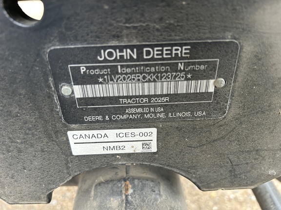 2019 John Deere 2025R - Photo22