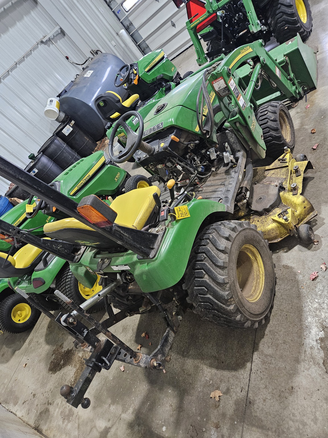 2006 John Deere 2305 Image 3