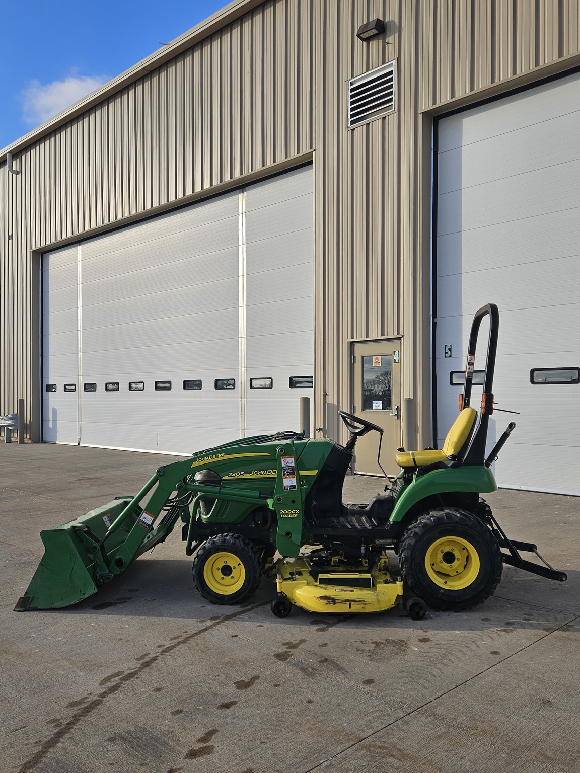 2006 John Deere 2305 Image 7