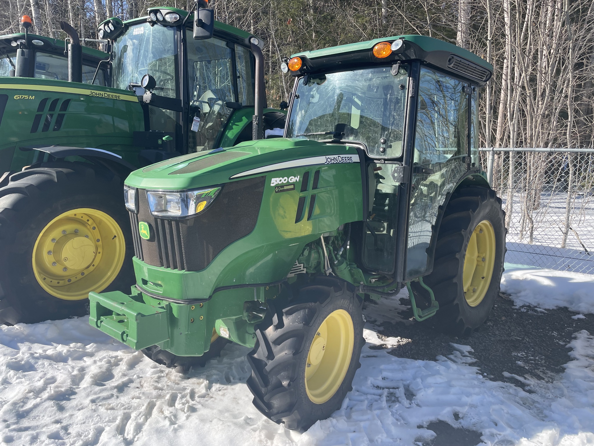 2017 John Deere 5100GN Image 1