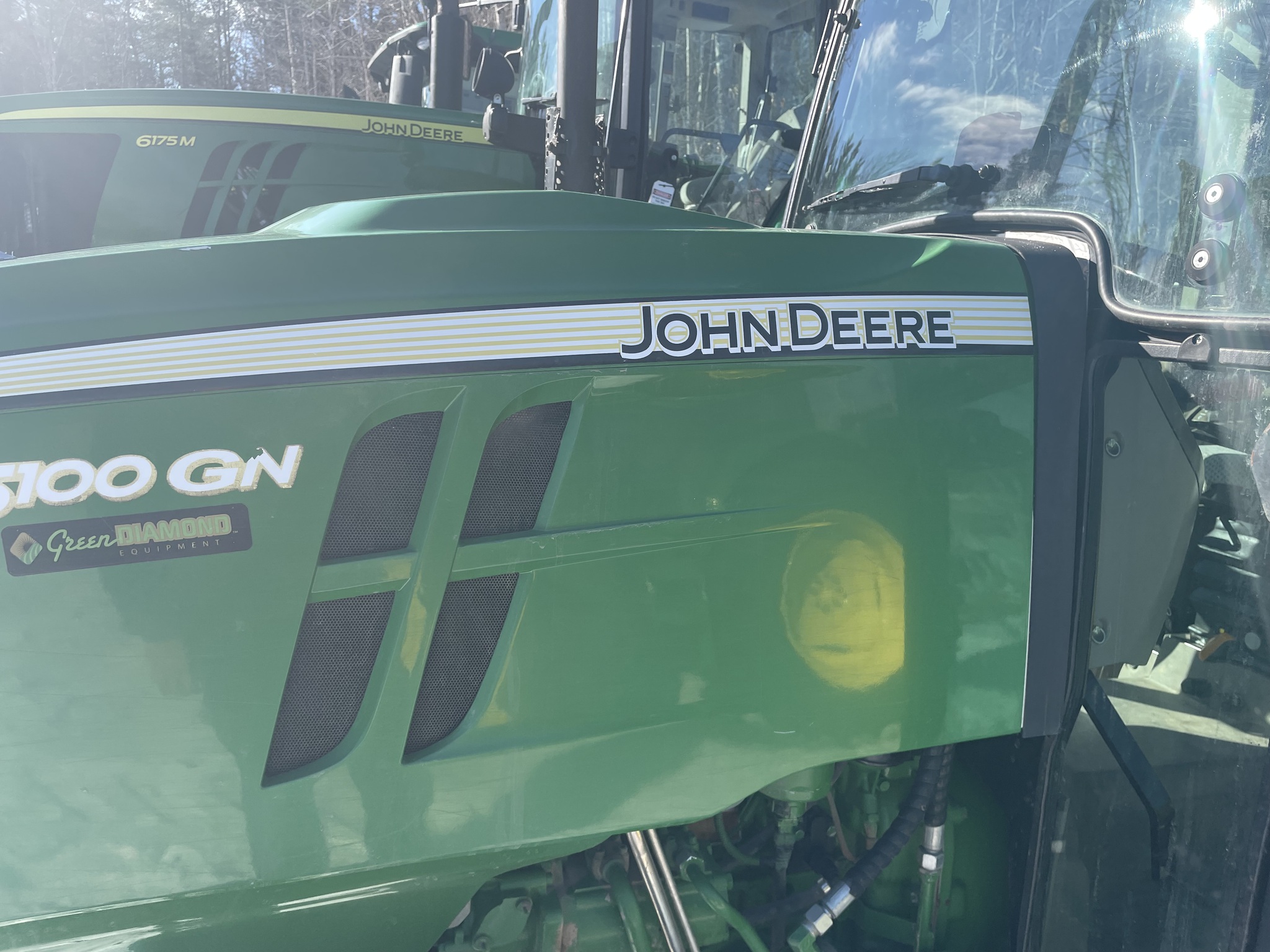 2017 John Deere 5100GN Image 9