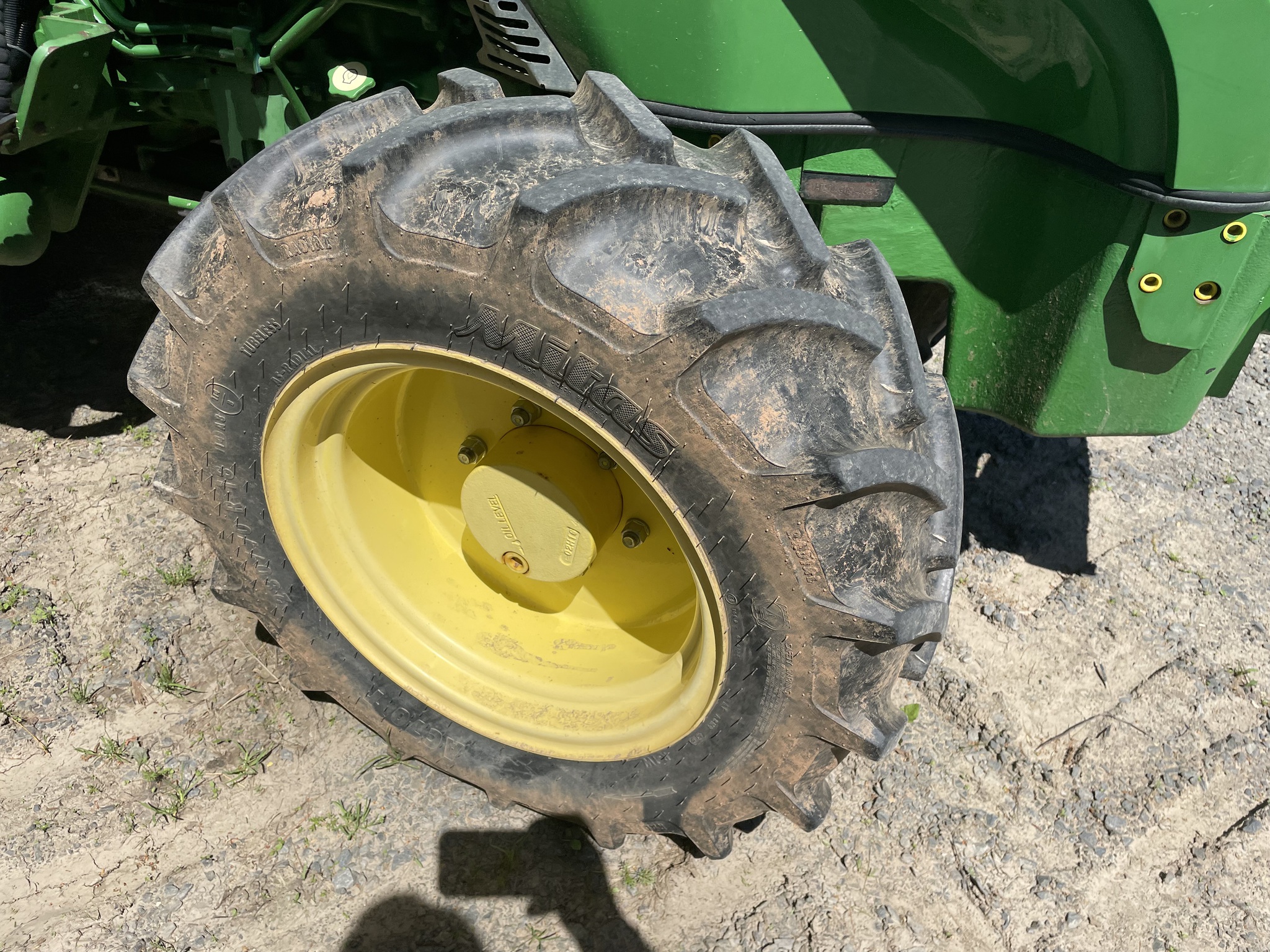 2017 John Deere 5100GN Image 4
