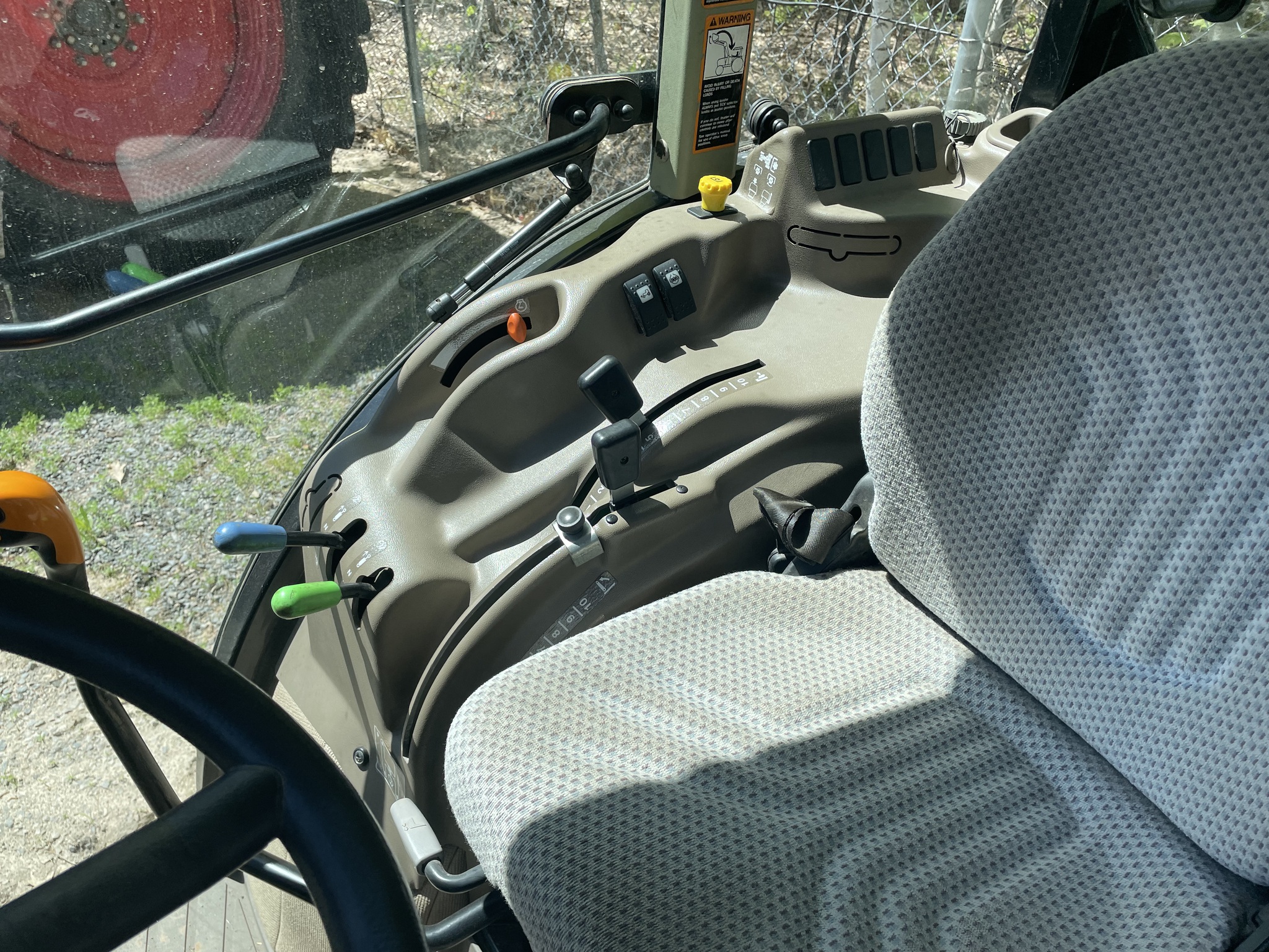 2017 John Deere 5100GN Image 12