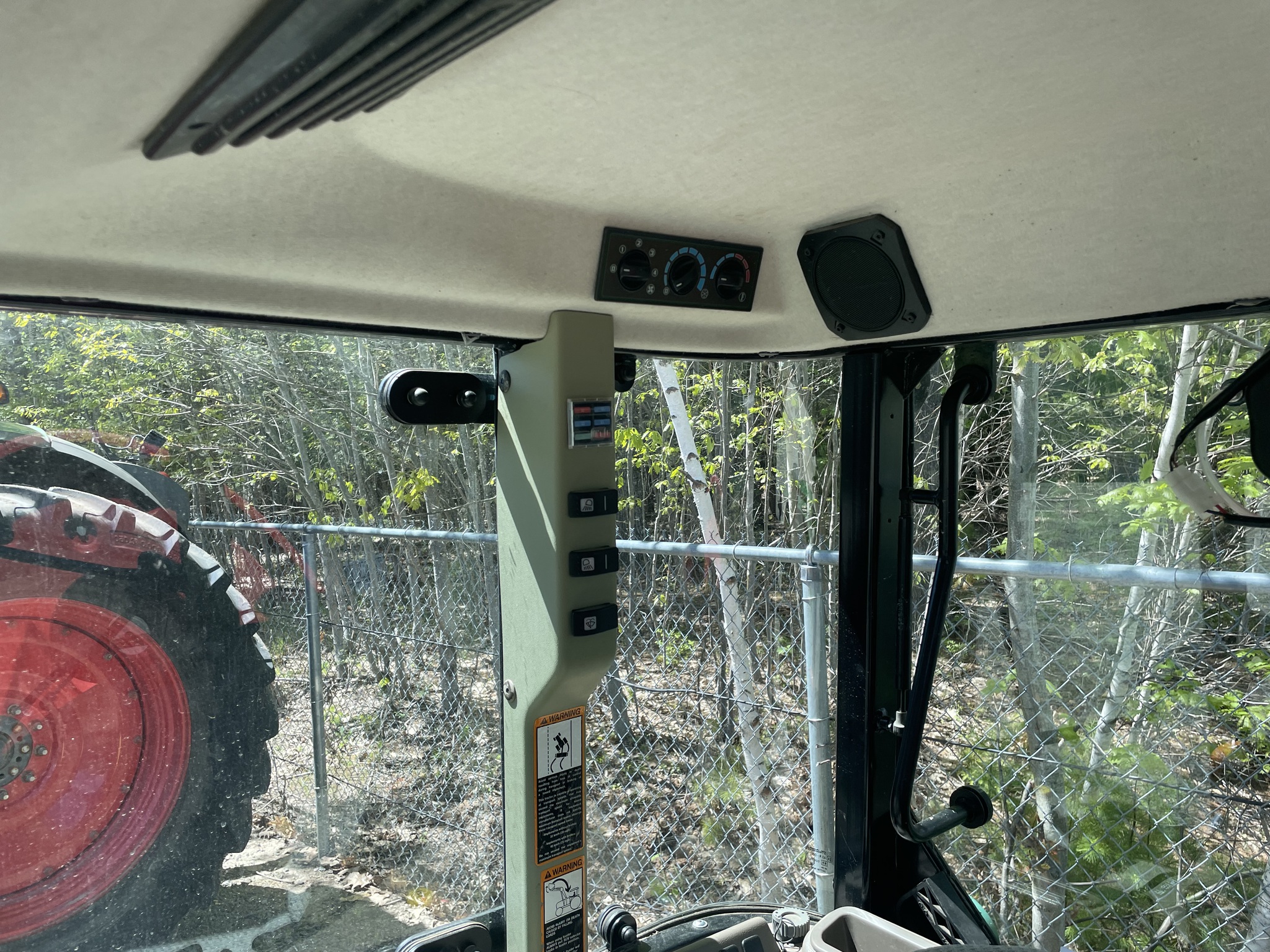 2017 John Deere 5100GN Image 13