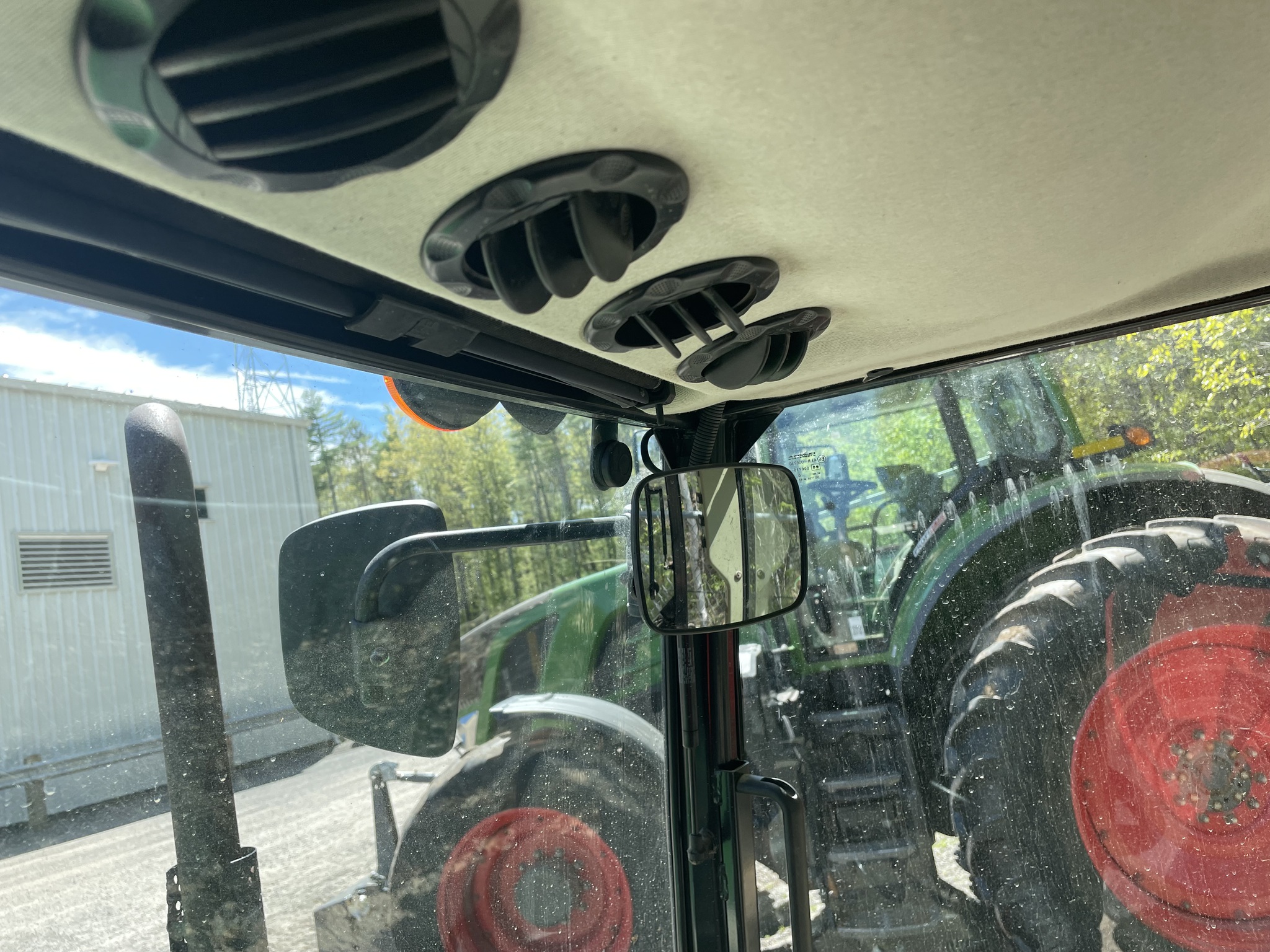 2017 John Deere 5100GN Image 14