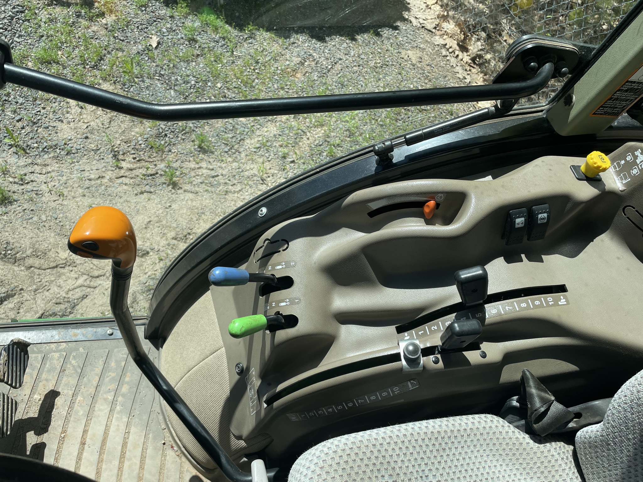 2017 John Deere 5100GN Image 15
