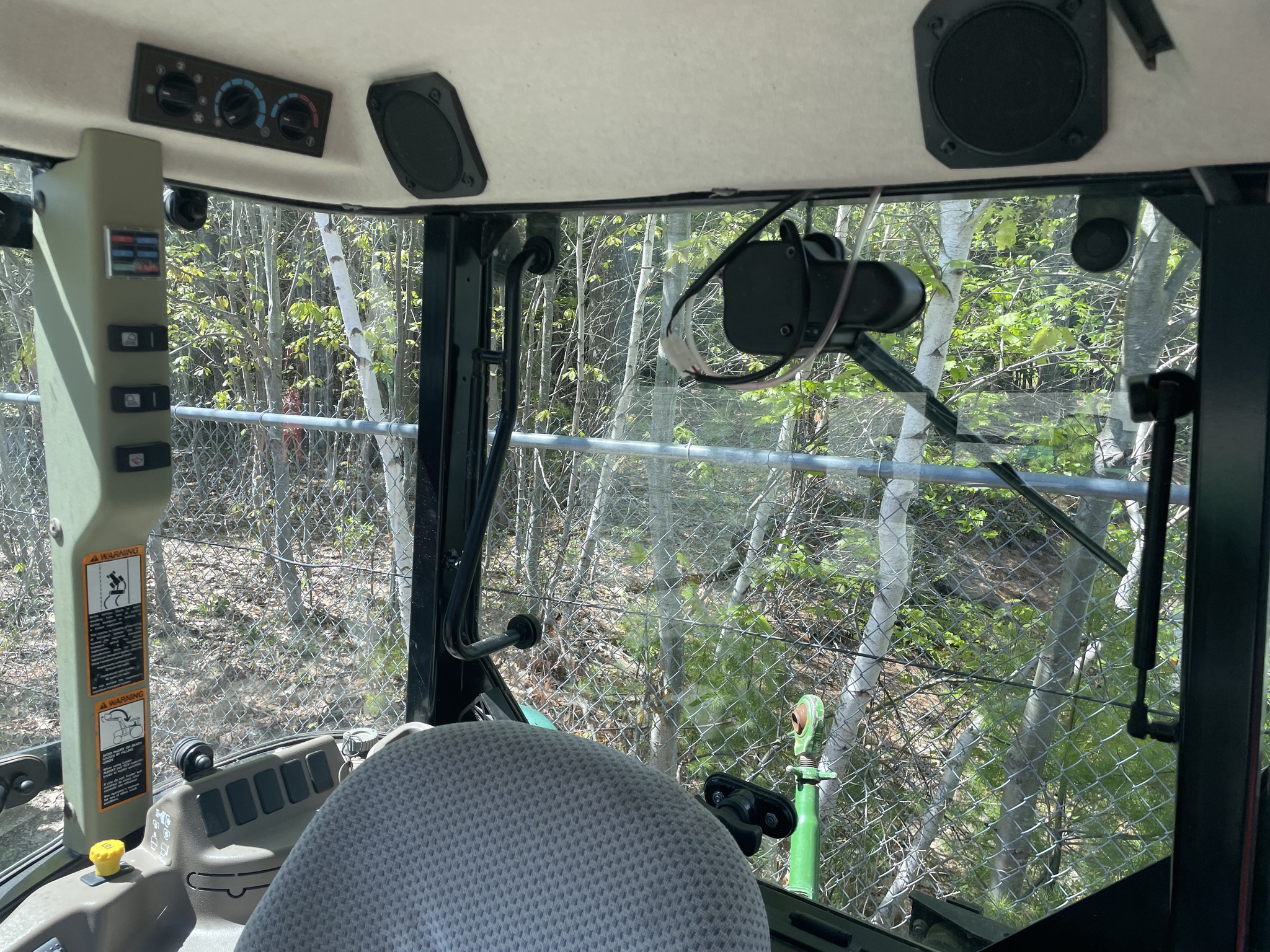2017 John Deere 5100GN Image 16
