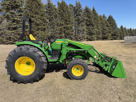 2025 John Deere 4066M - Photo2