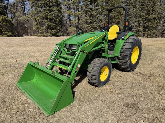 2025 John Deere 4066M - Photo7