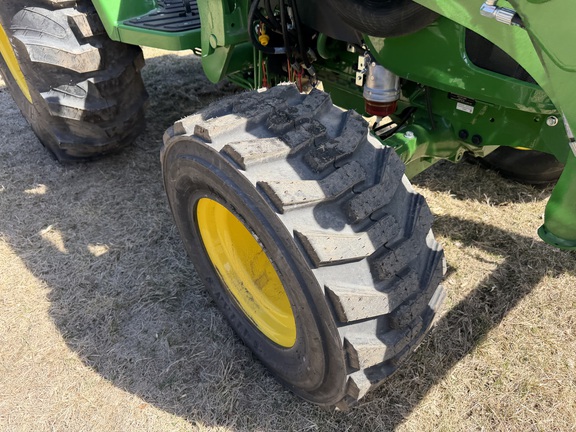2025 John Deere 4066M - Photo11