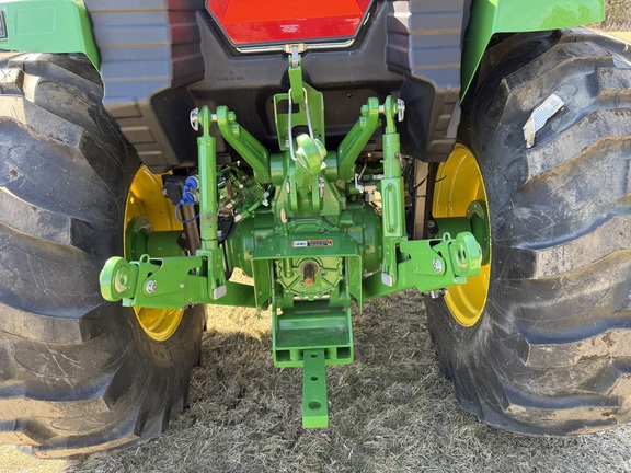 2025 John Deere 4066M - Photo24