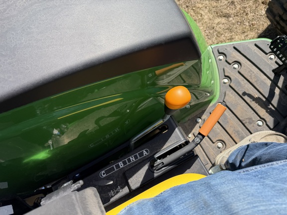 2025 John Deere 4066M - Photo30
