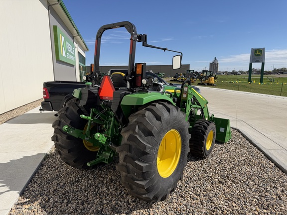 2025 John Deere 4066M - Photo3