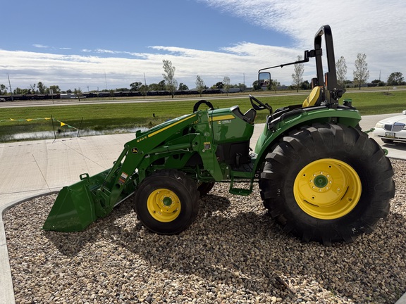 2025 John Deere 4066M - Photo6