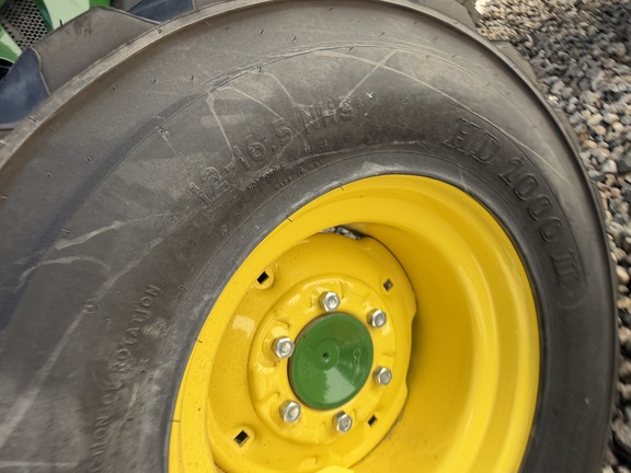 2025 John Deere 4066M - Photo8