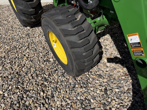 2025 John Deere 4066M - Photo10