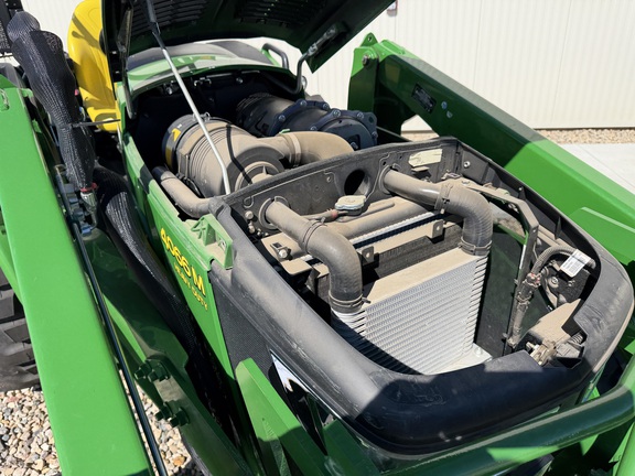 2025 John Deere 4066M - Photo21