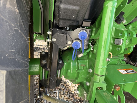 2025 John Deere 4066M - Photo24