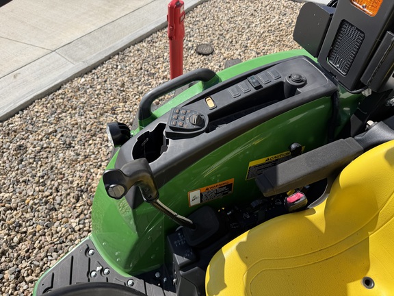 2025 John Deere 4066M - Photo28