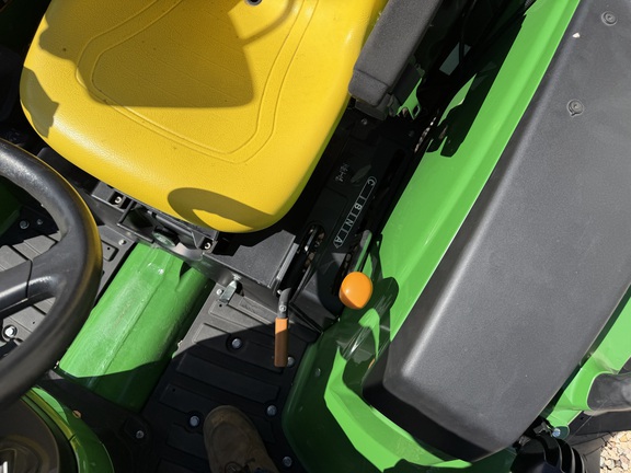 2025 John Deere 4066M - Photo29