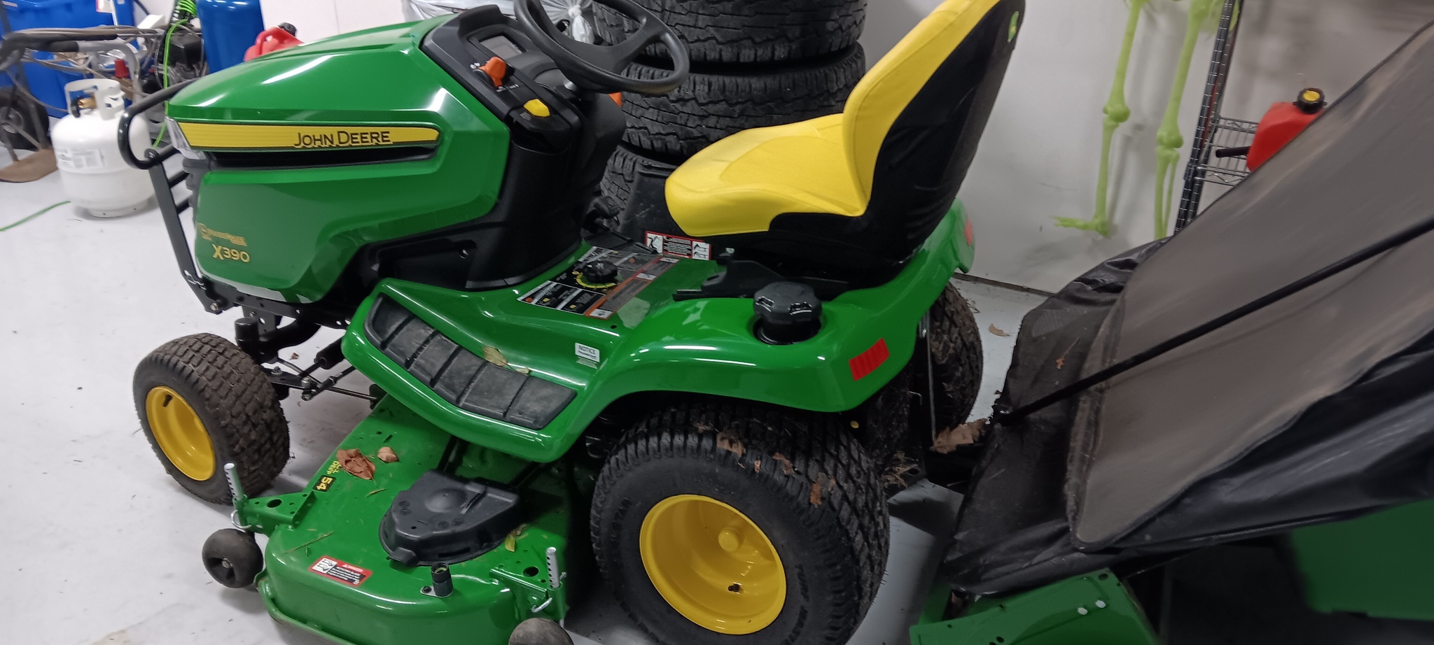 2024 John Deere X390 Image 7