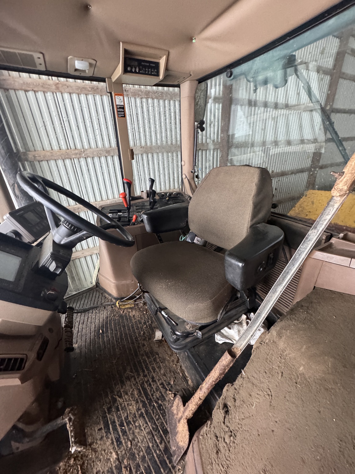 1997 John Deere 7410 Image 4