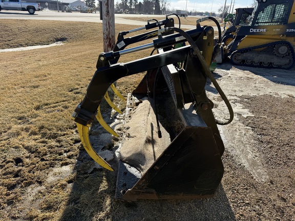 2018 MDS 1 yard Bucket/grapple - Photo6