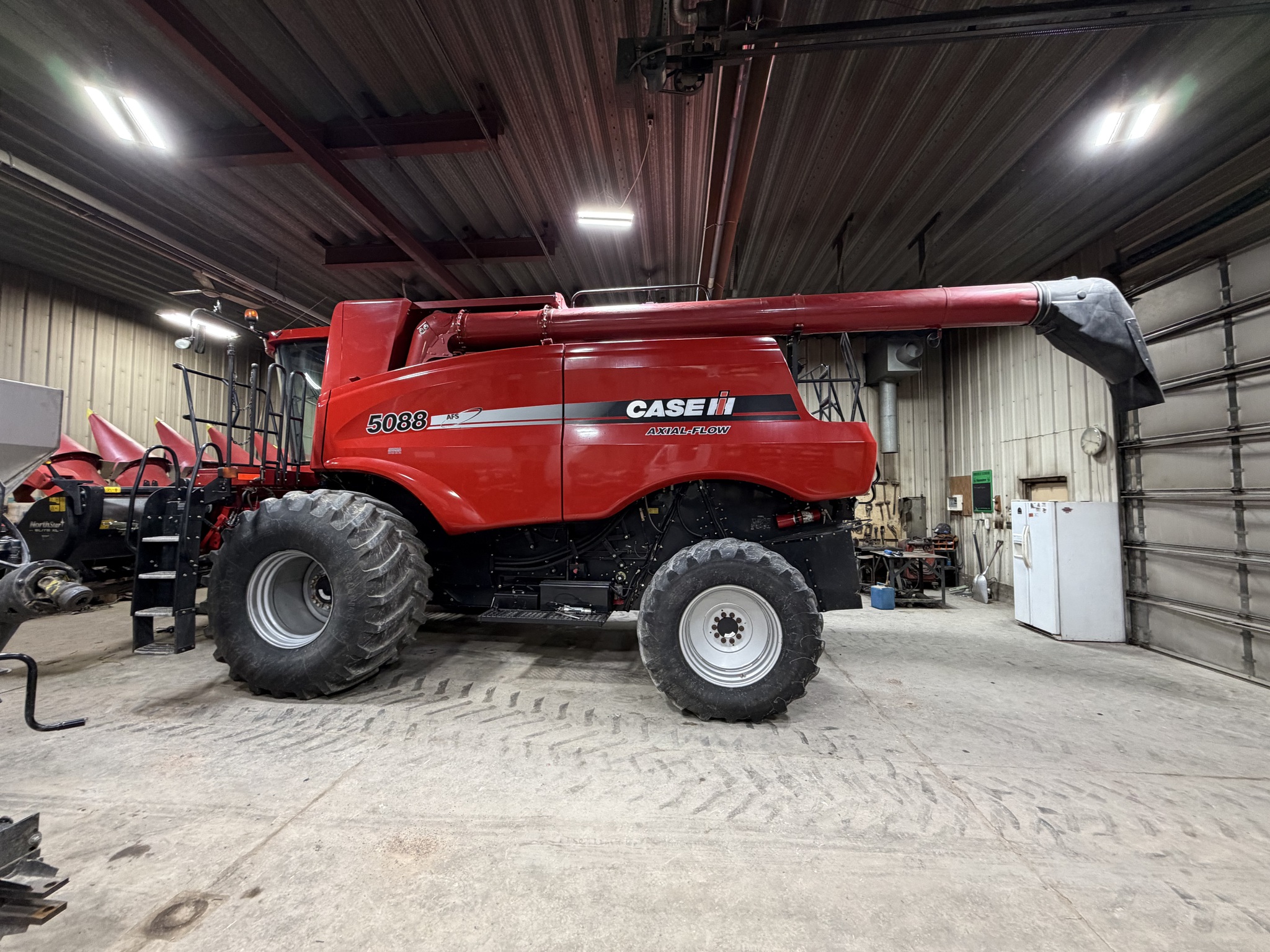 2011 Case IH 5088 Image 2
