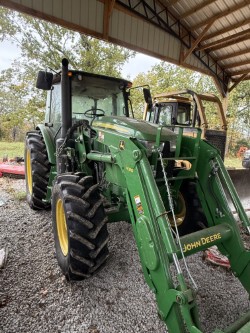 2020 John Deere 6135E