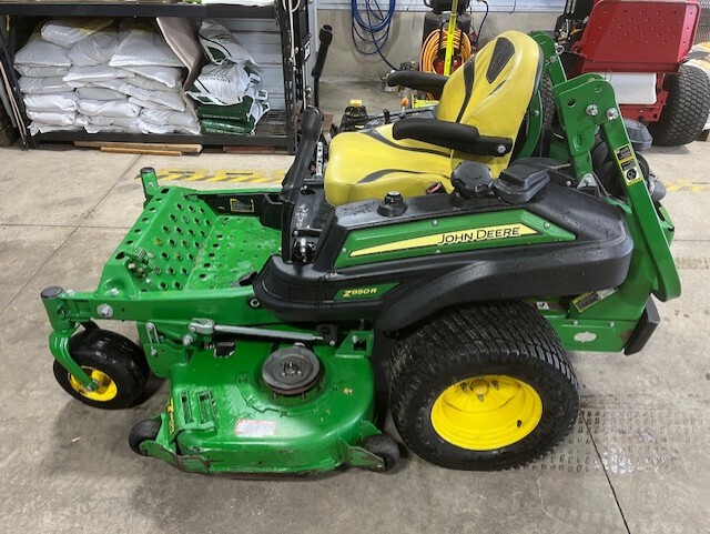 2018 John Deere Z950R Image 2