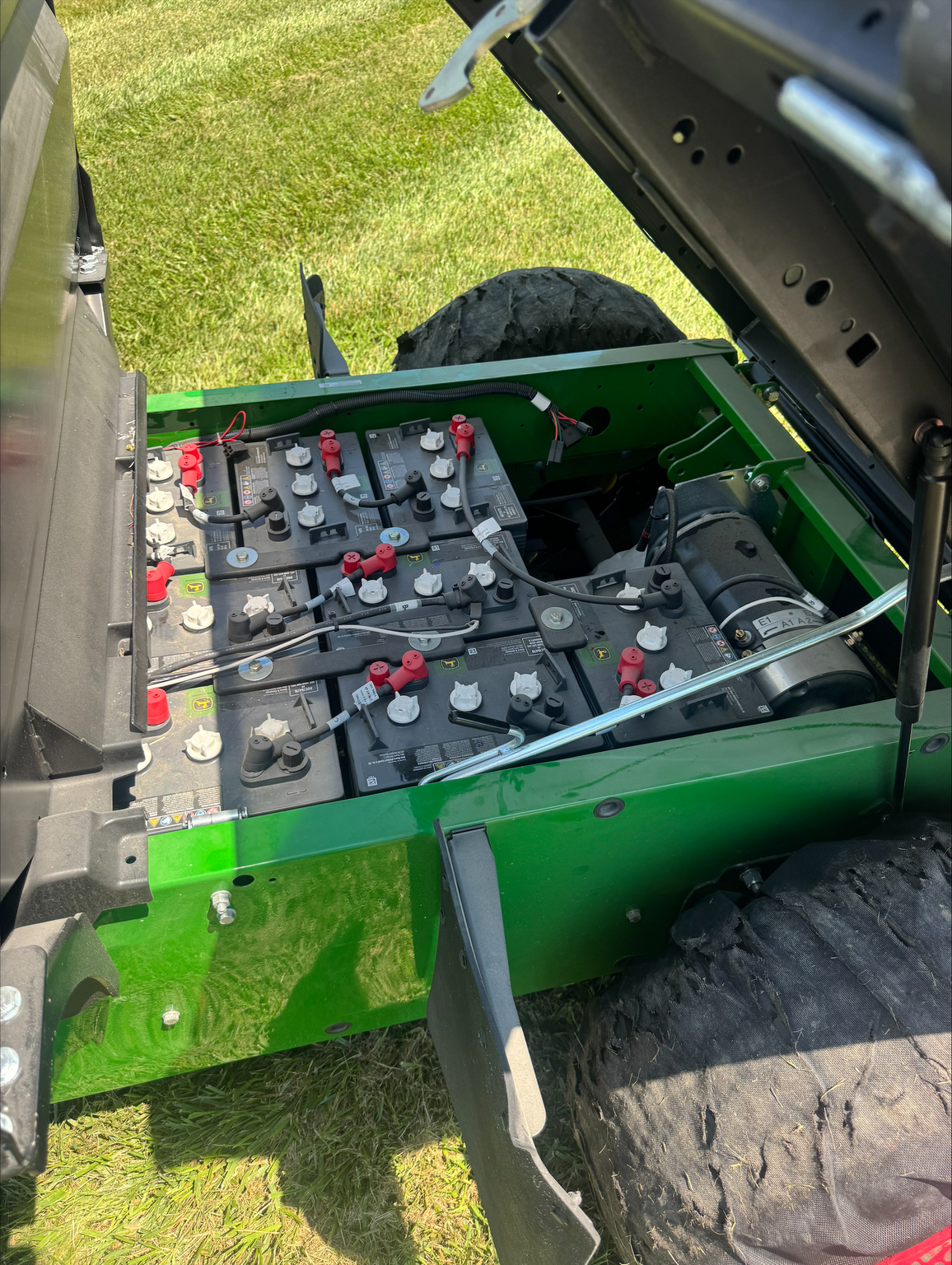 2024 John Deere TE Image 5