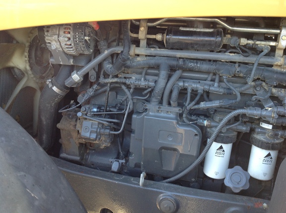 Photo of 2010 Challenger MT655C