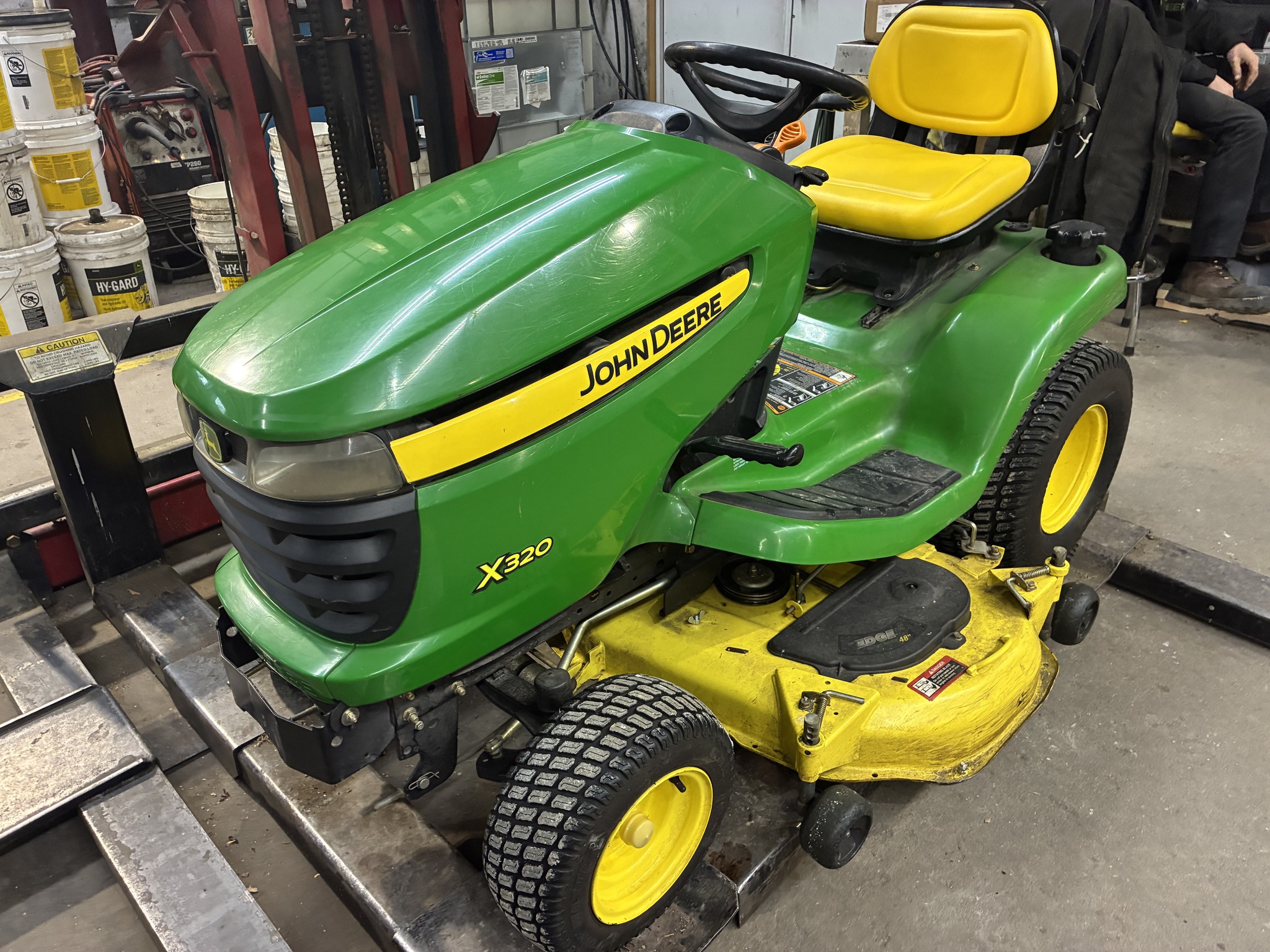 2006 John Deere X320 Image 4