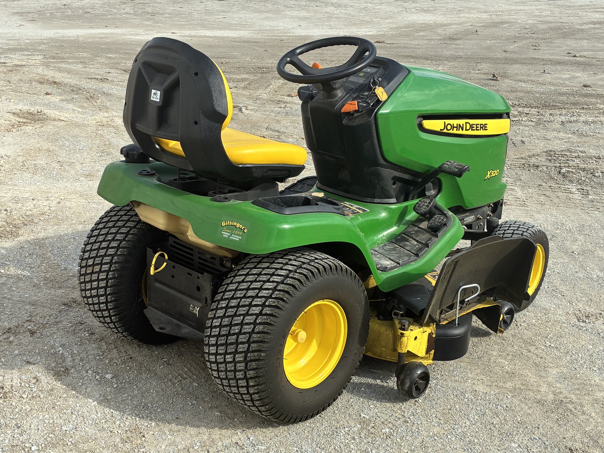 2006 John Deere X320 Image 3