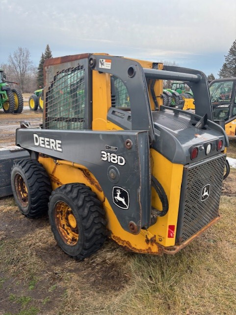 2010 John Deere 318D Image 2