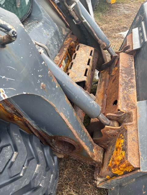 2010 John Deere 318D Image 7