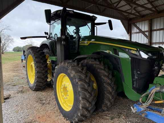 Photo of 2023 John Deere 8R 250