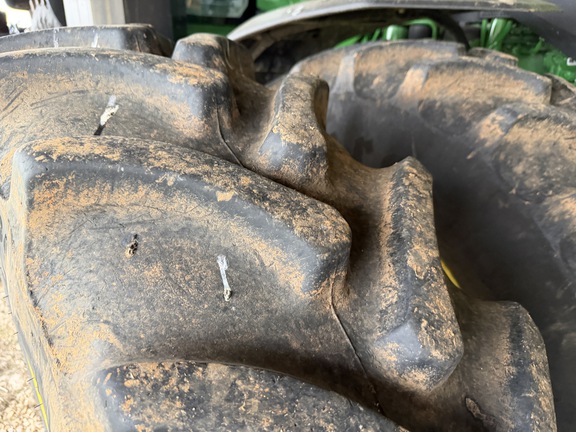 Photo of 2023 John Deere 8R 250