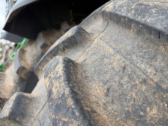 Photo of 2023 John Deere 8R 250