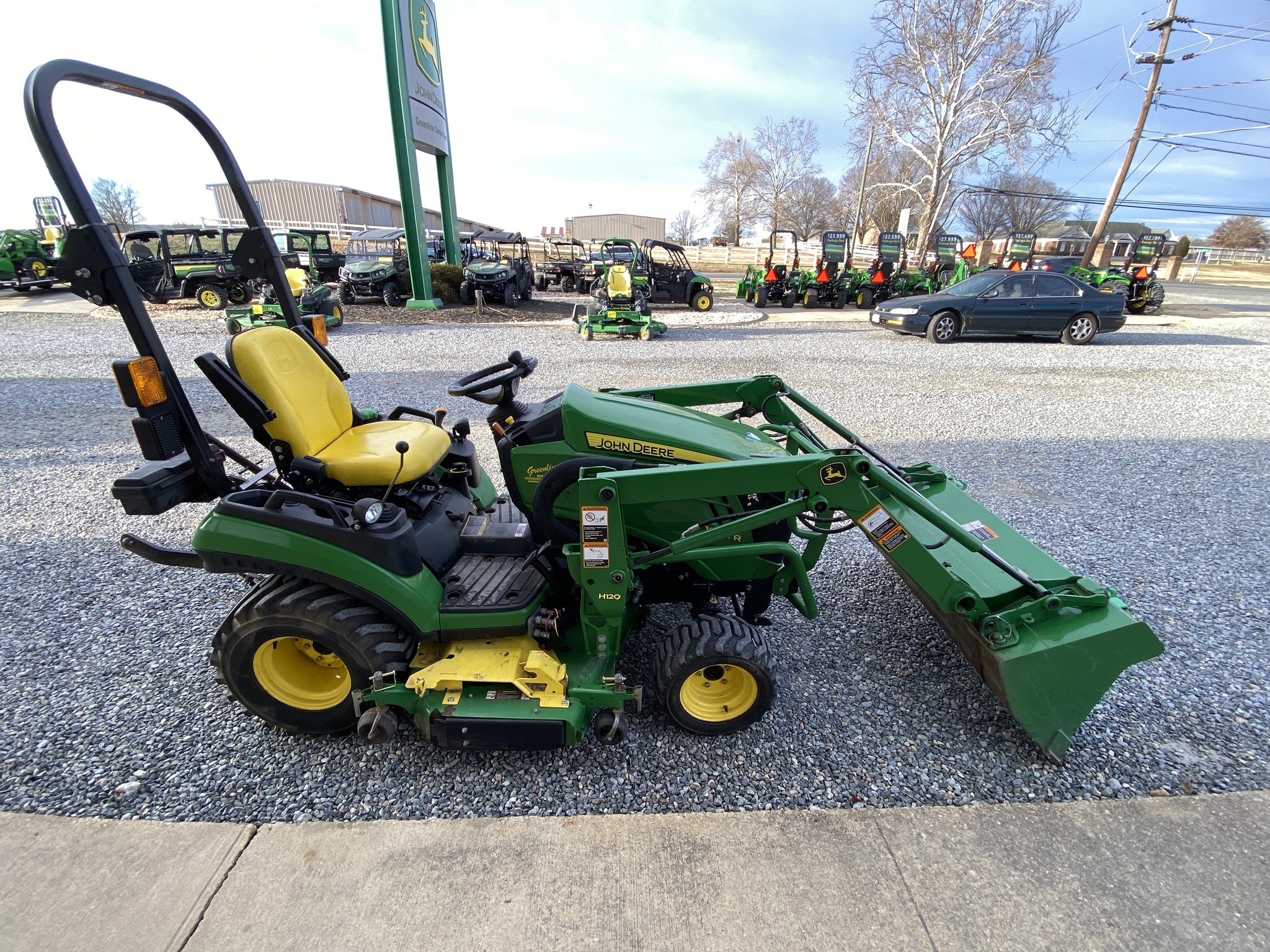 2014 John Deere 1025R Image 3